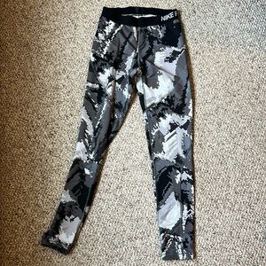 NIKE camo warm legging